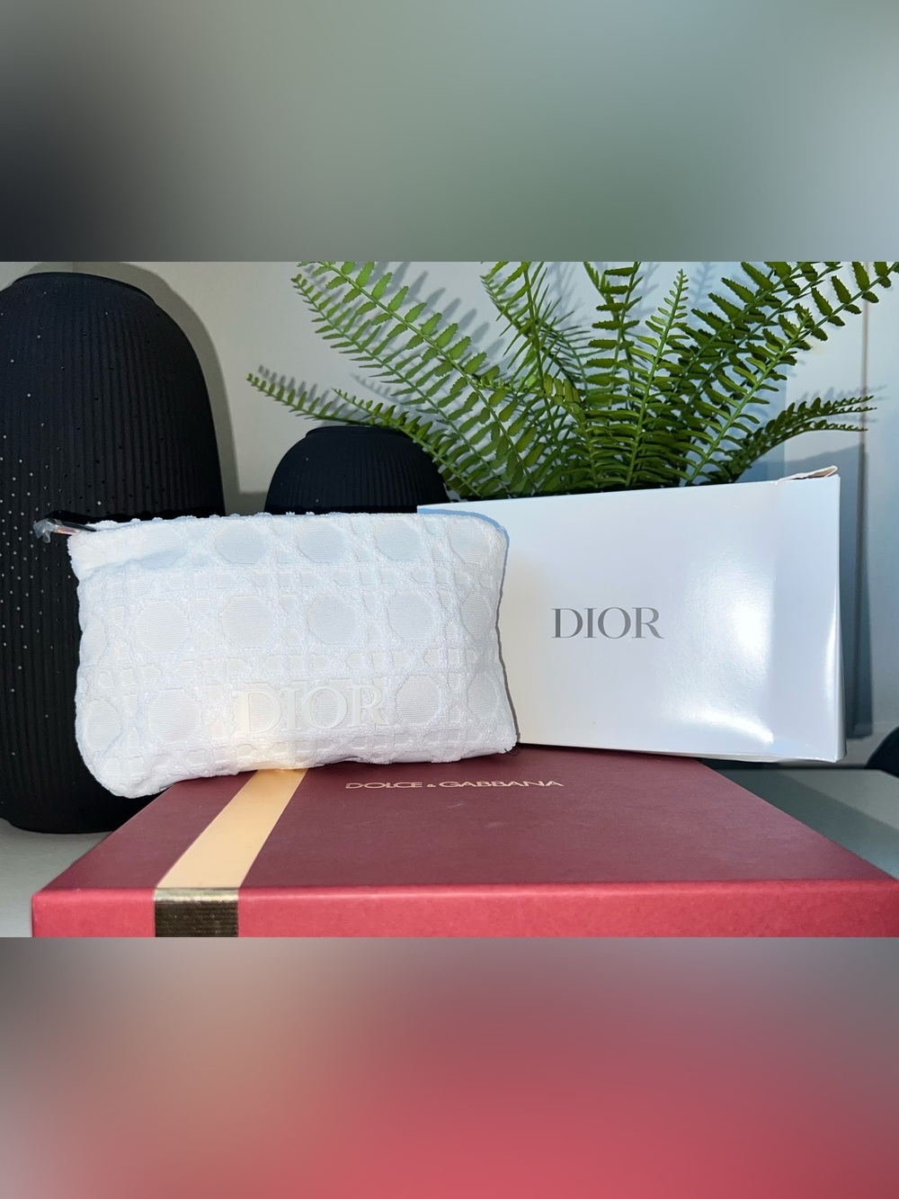 Christian Dior - Dior Trousse White Textured Cosmetic Bag
Clutch NIB